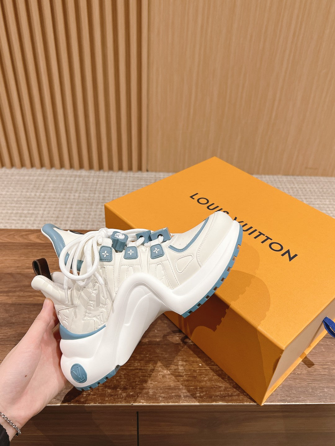 LV ARCHLIGHT SNEAKER IN WHITE MIX SKY BLUE EMBOSSED CALFSKIN、mysite、Cacoeks