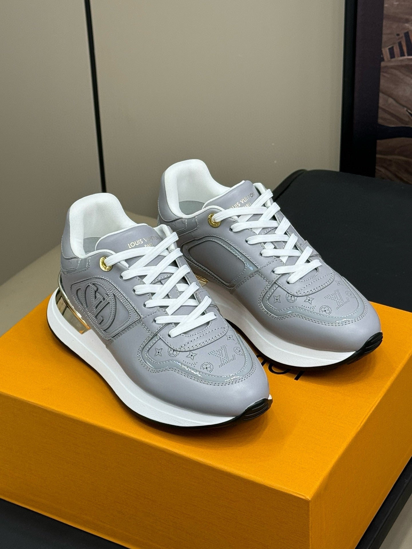 LV NEO RUN AWAY SNEAKER IN STEEL GRAY CALFSKIN、mysite、Cacoeks