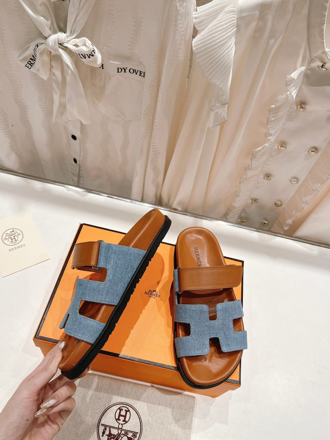 CHYPRE SANDAL BRIGHT BROWN LAMBSKIN AND BLUE DENIM、mysite、Cacoeks