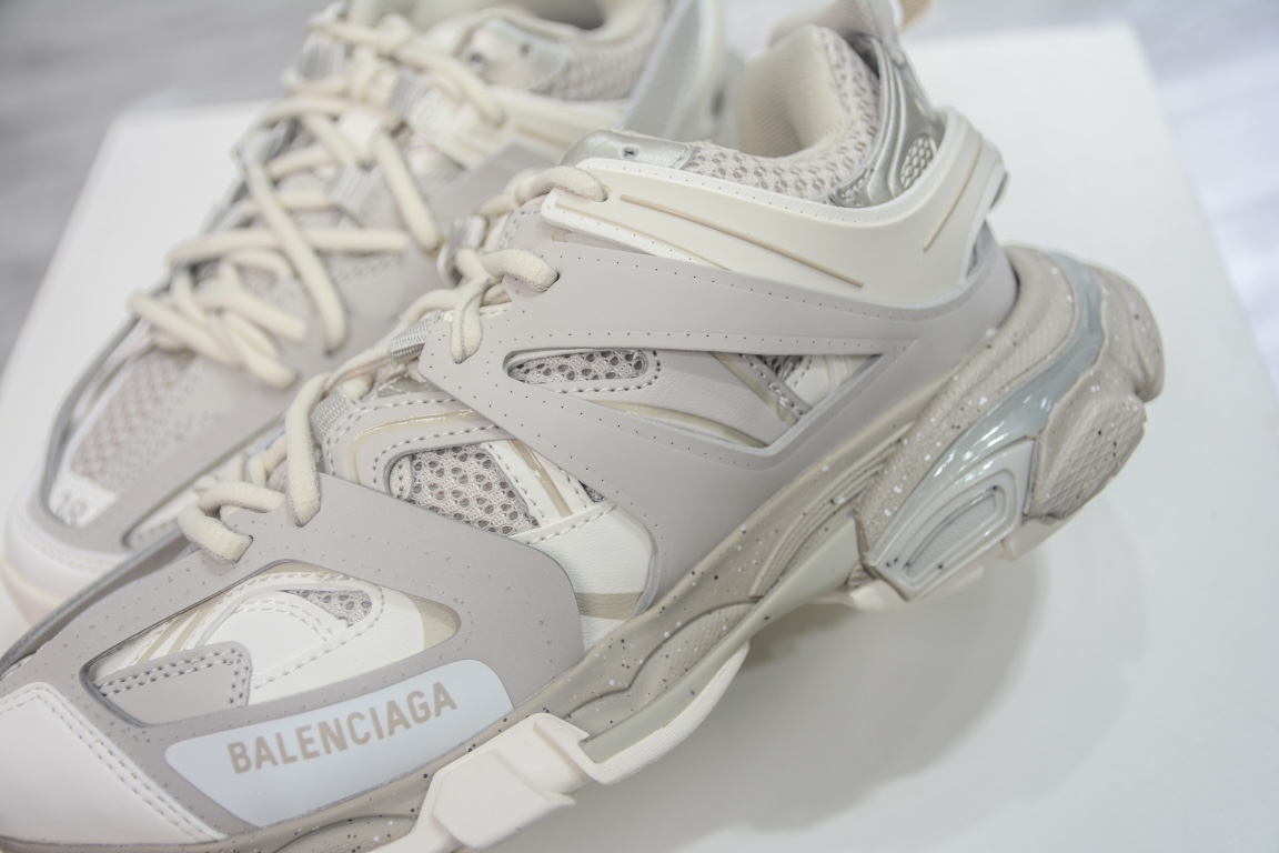 Balenciaga Track Recycled Sole Trainer in Beige、mysite、Cacoeks