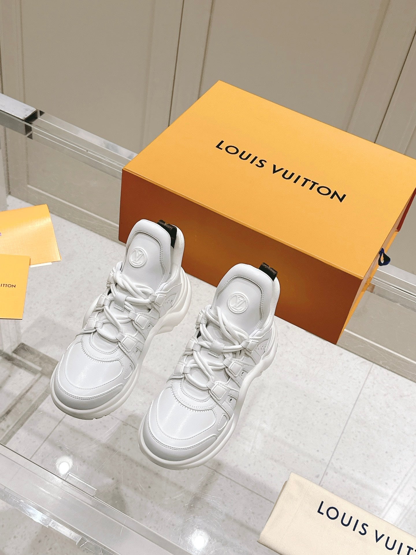 LV BARRACUDA SNEAKER IN WHITE CALFSKIN、mysite、Cacoeks