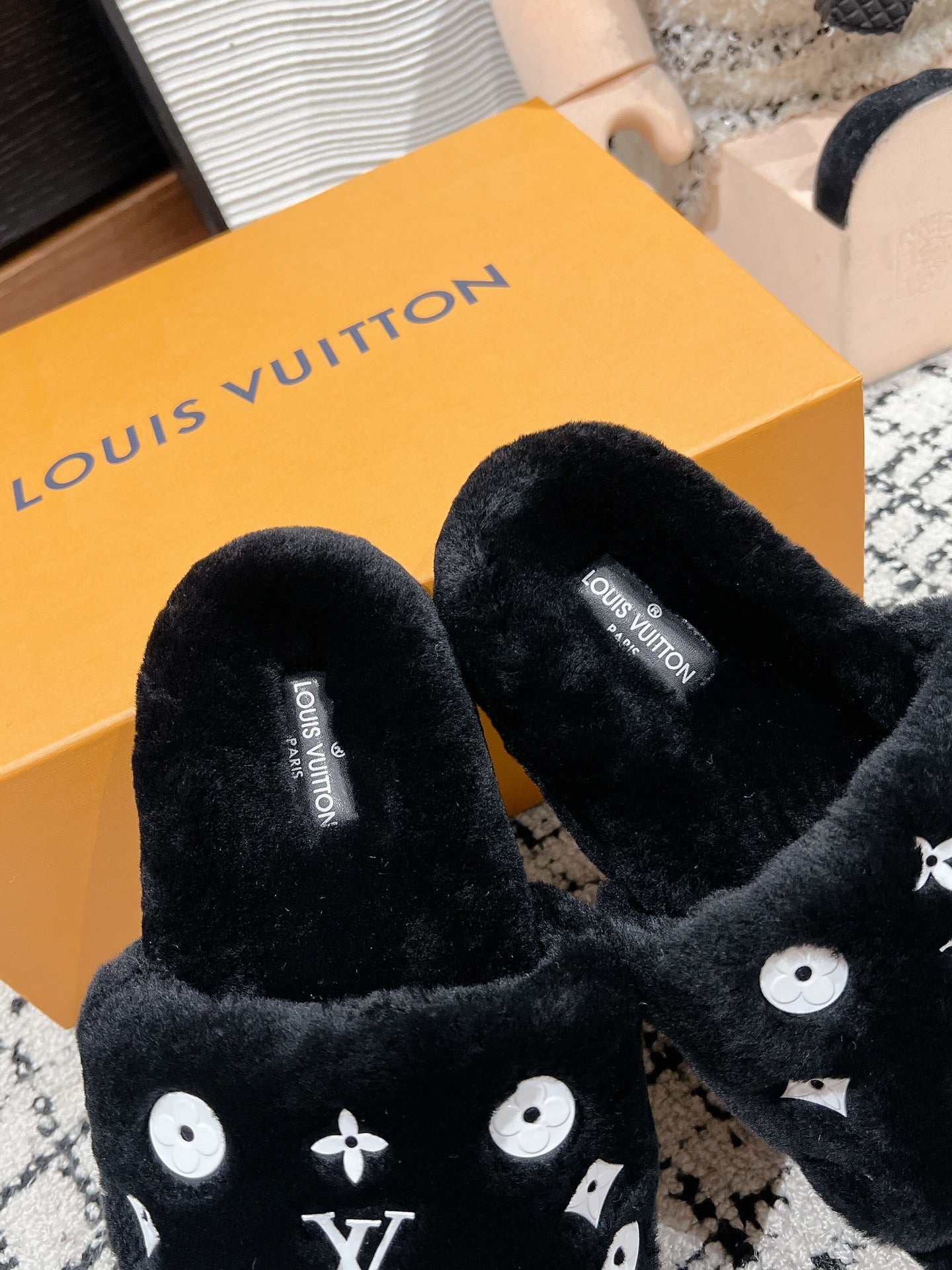 SLIPPER IN BLACK WOOL、mysite、Cacoeks