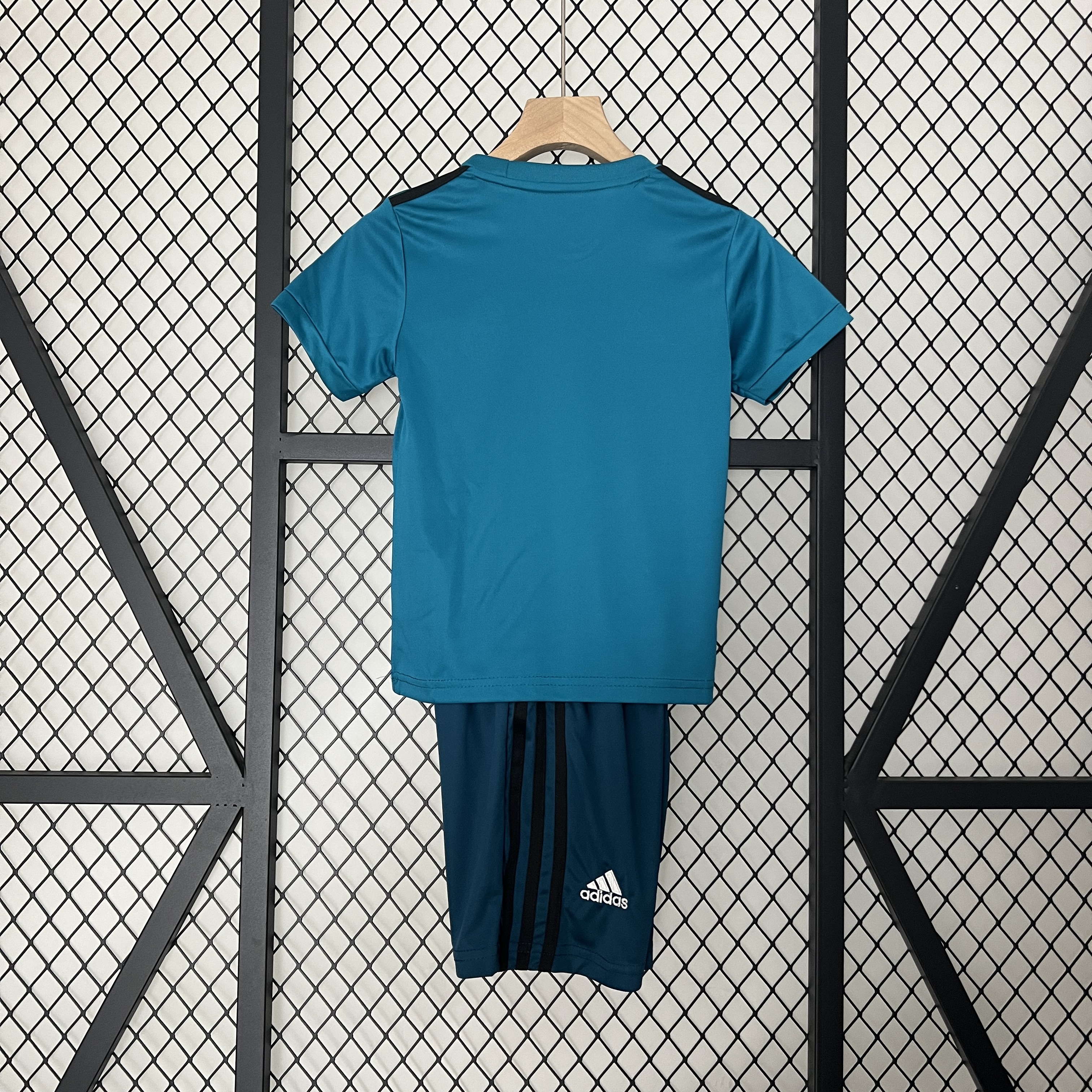JerseysGala.com | Retro Real Madrid 17-18 Third Kids Kit -Customize Name, Number and Patch | Worldwide Shipping