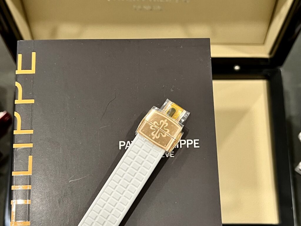 Đồng Hồ Nữ Patek Philippe Aquanaut 5067A Replica 11 Màu Trắng (1)