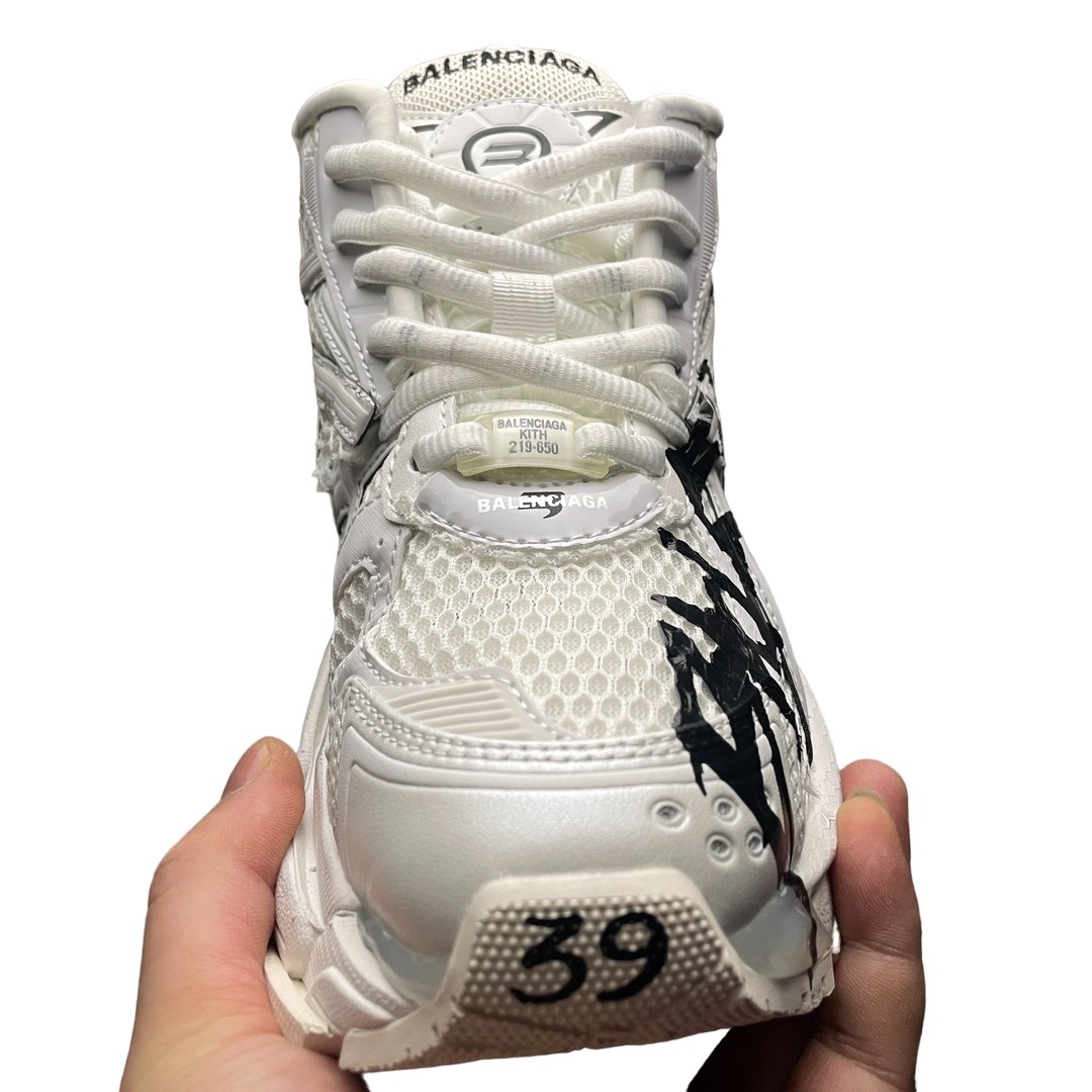 Balenciaga Graffiti Runner Trainer in White、mysite、Cacoeks