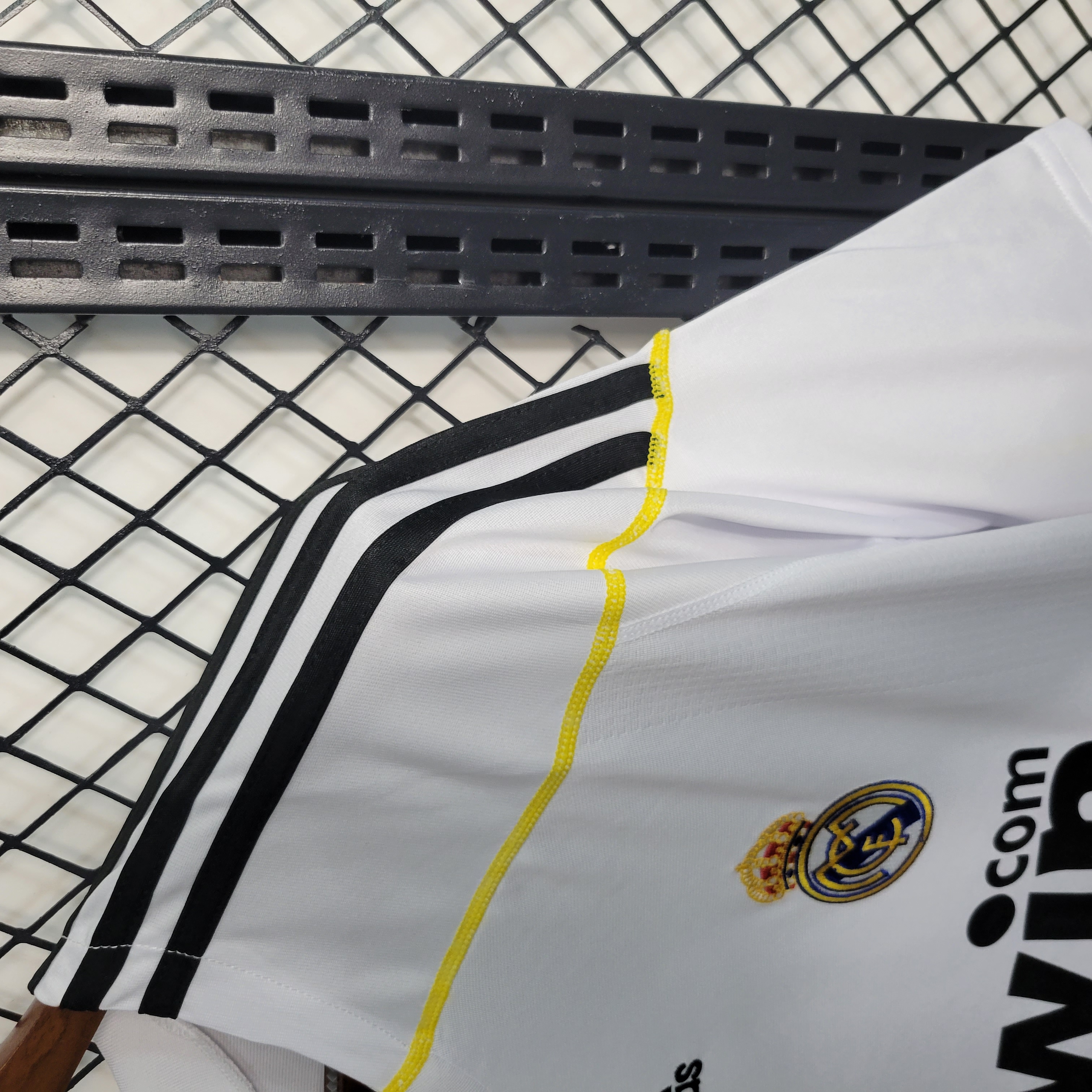 GlobeJersey-Retro Real Madrid 09-10 Home Stadium Jersey