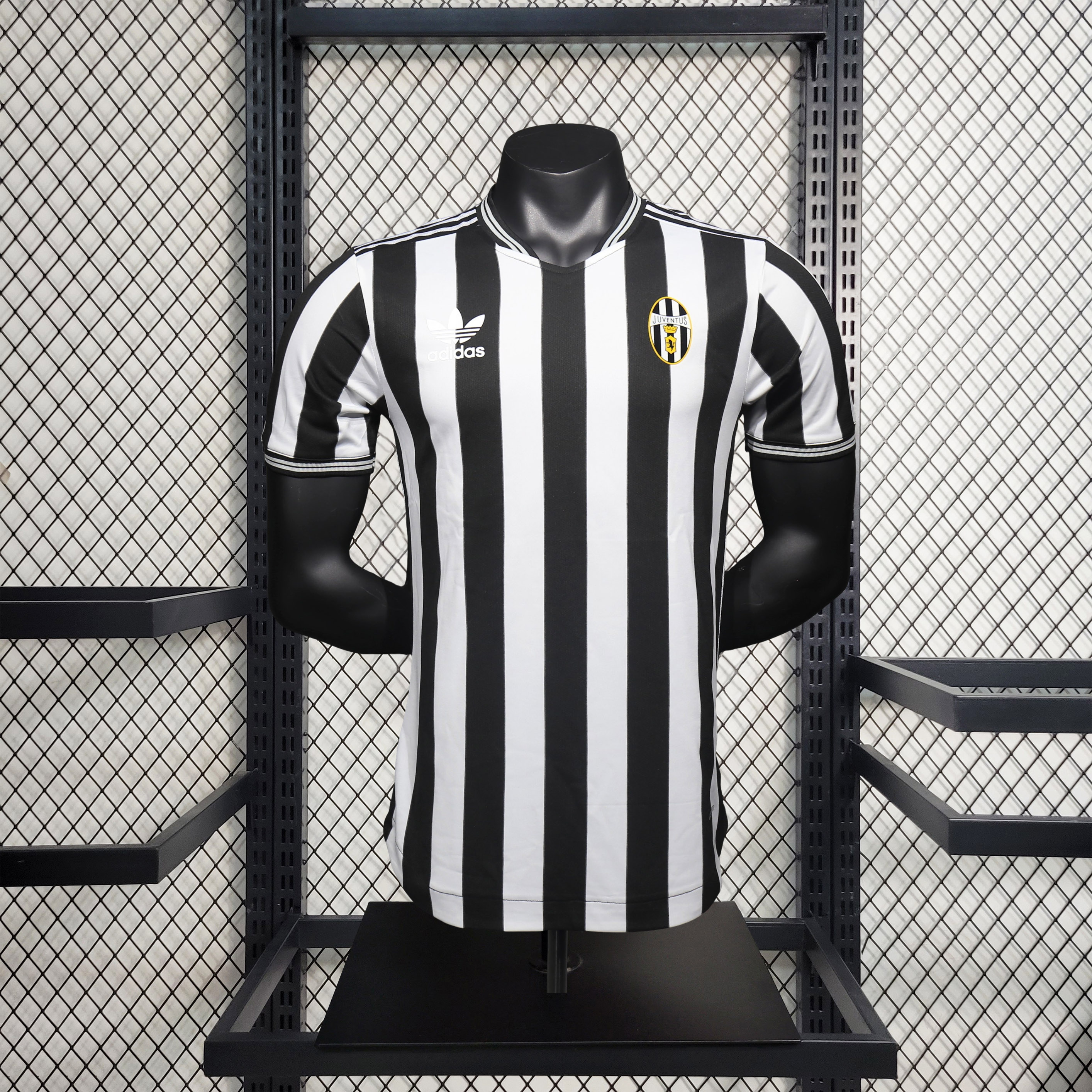 ManixJersey.com | Juventus 24-25 Trefoil Vintage Unsponsored Special Jersey -Customize Name, Number and Patch | Worldwide Shipping