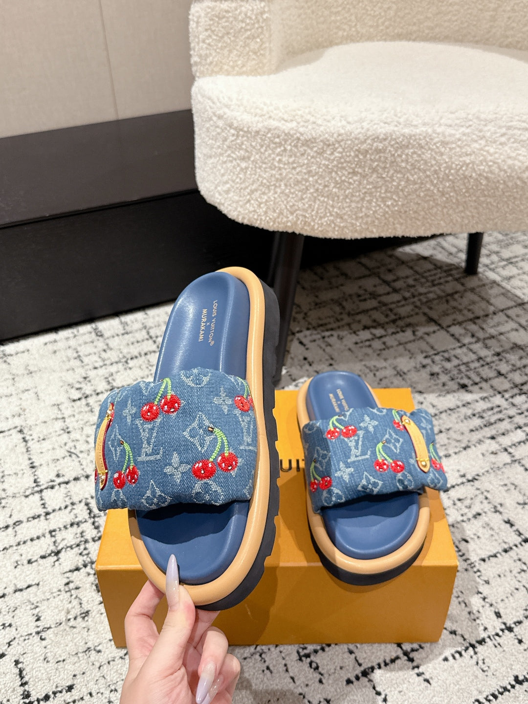 LV MIAMI-STYLE SANDALS 25S IN BLUE DENIM AND CALFSKIN、mysite、Cacoeks