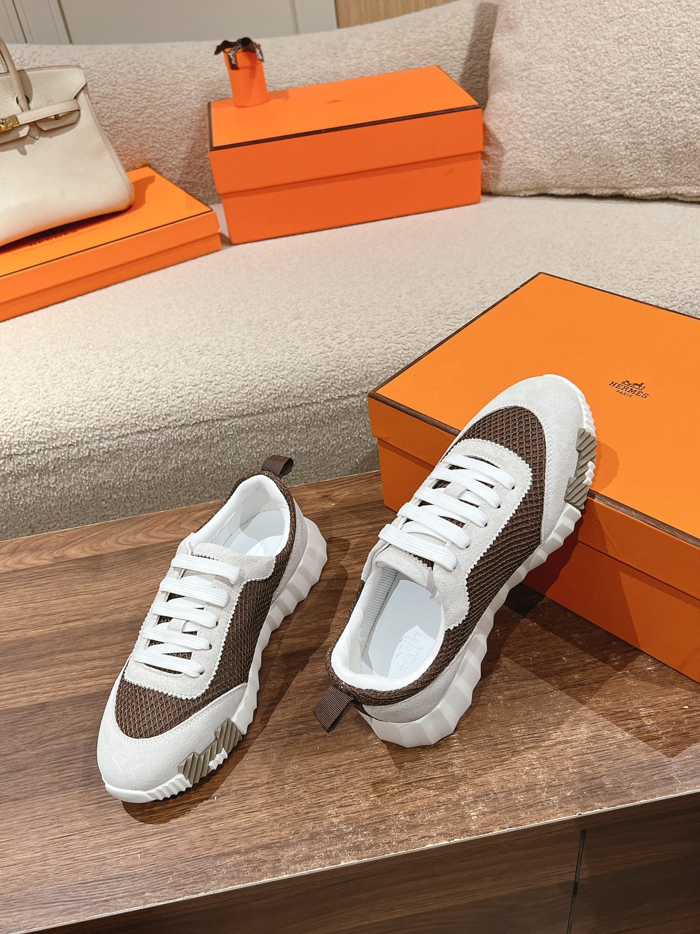 MAINLAND SNEAKER IN PALE GRAY SUEDE AND MOCHA BROWN BREATHABLE MESH FABRIC、mysite、Cacoeks