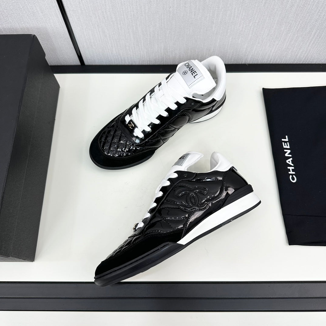 SPORTS SHOES IN GLOSSY BLACK CALFSKIN、mysite、Cacoeks
