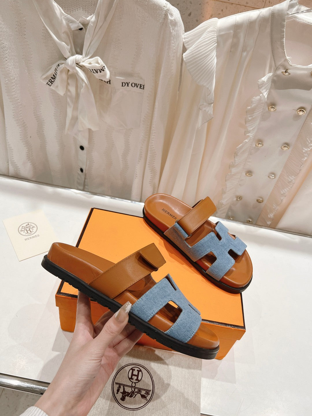 CHYPRE SANDAL BRIGHT BROWN LAMBSKIN AND BLUE DENIM、mysite、Cacoeks