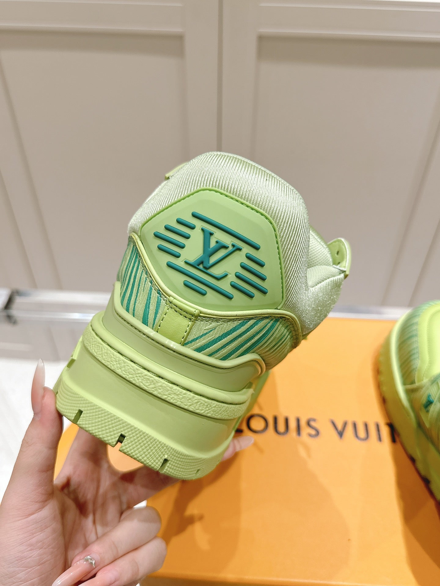 LV TRAINER MAXI LV X PARK SEO-BO IN PEAR GREEN CALFSKIN、mysite、Cacoeks