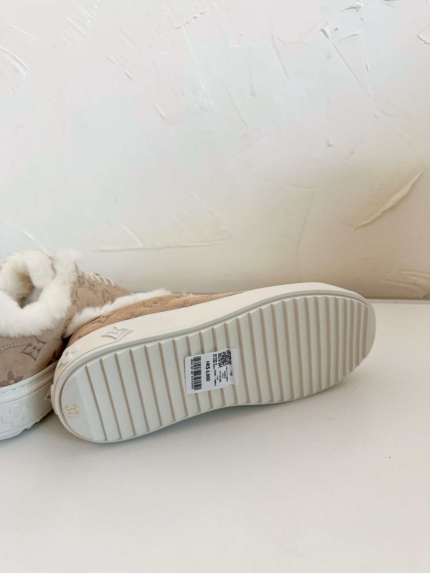 TIME OUT SNEAKER IN DESERT BROWN MONOGRAM EMBOSSED SUEDE WITH FLEECE LINING、mysite、Cacoeks