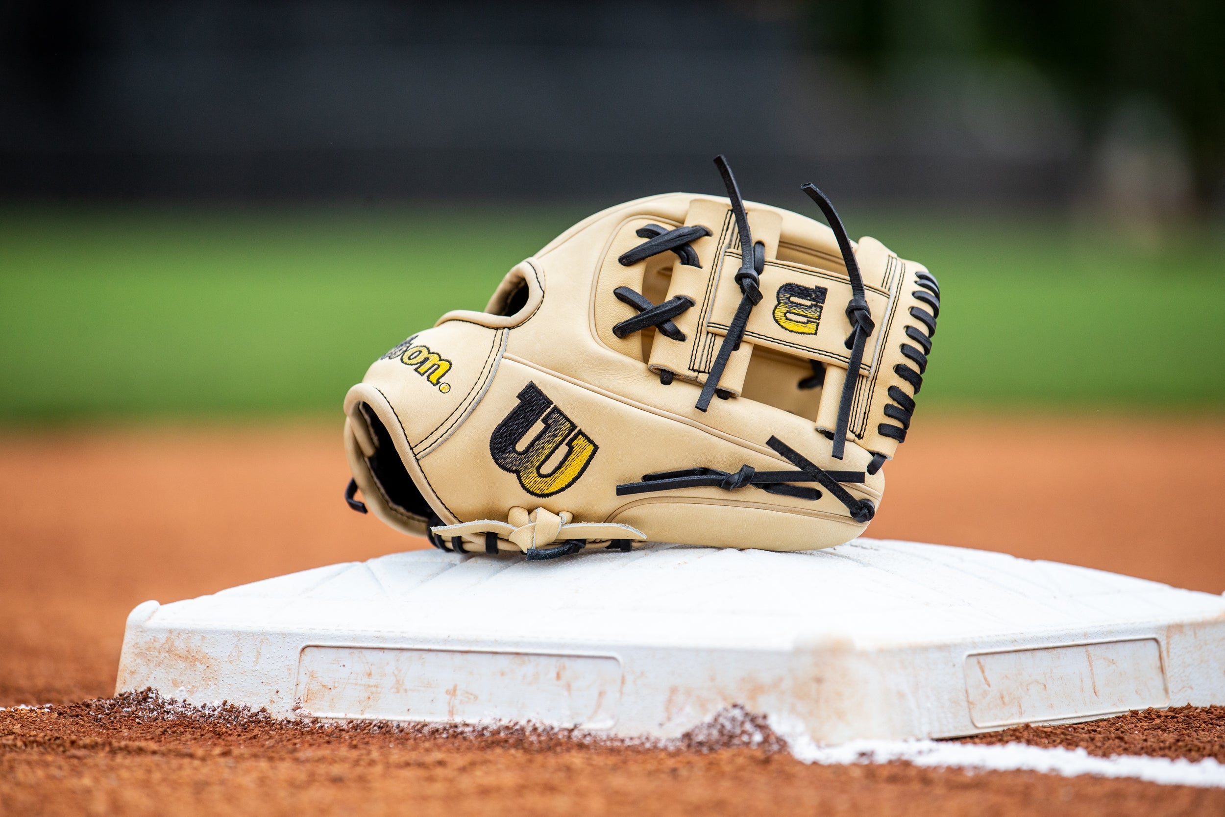 Shop the 2023 Wilson A2000 1786 11.5" Infield Baseball Glove: WBW100969115 at Headbanger Sports
