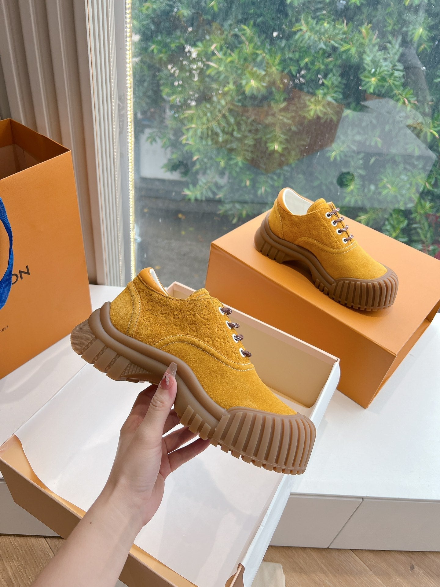 LV ARCHLIGHT SKATE SNEAKER IN HARVEST GOLD EMBOSSED SUEDE、mysite、Cacoeks