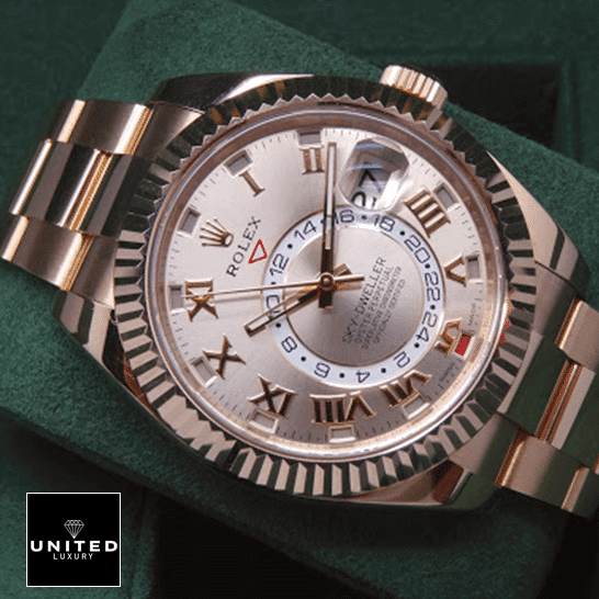 Rolex 326935 Replica 7 Rolex Sky Dweller Everose Gold Stainless Steel 326935 ın Green Stand