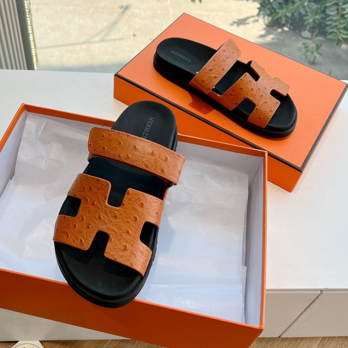 CHYPRE SANDAL IN VIVID ORANGE GRAINED CALFSKIN、mysite、Cacoeks