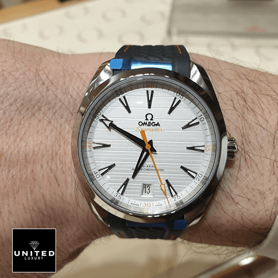 Omega Seamaster White Dial Steel Case Replica on the man wrist