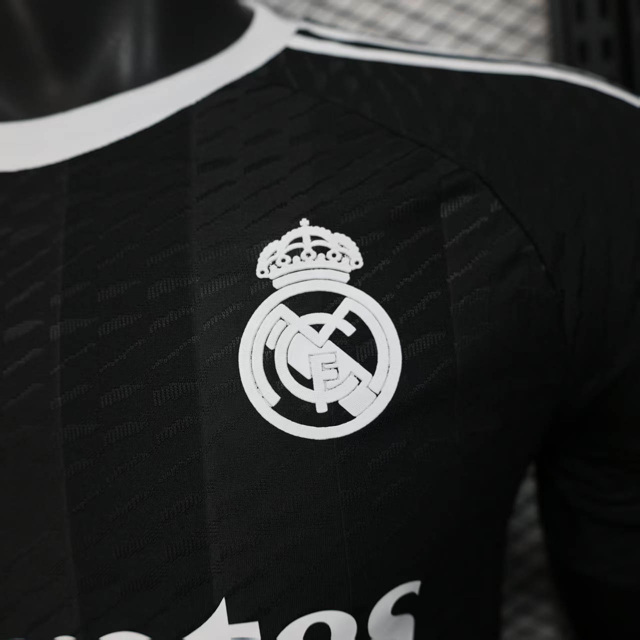 2025/2026 Player Version Real Madrid Goalkeeper Black Football Shirt 1:1 Thai Quality:football jersey mysite: unitedjerseyfootball 邓江浪:football