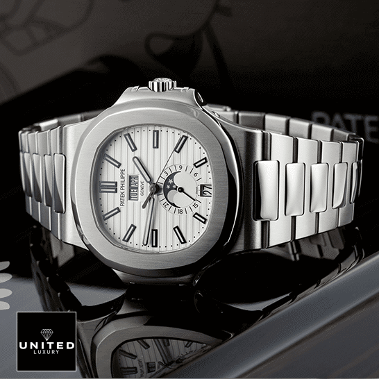 Patek Philippe Nautilus 5726 Steel Case Replica on the box