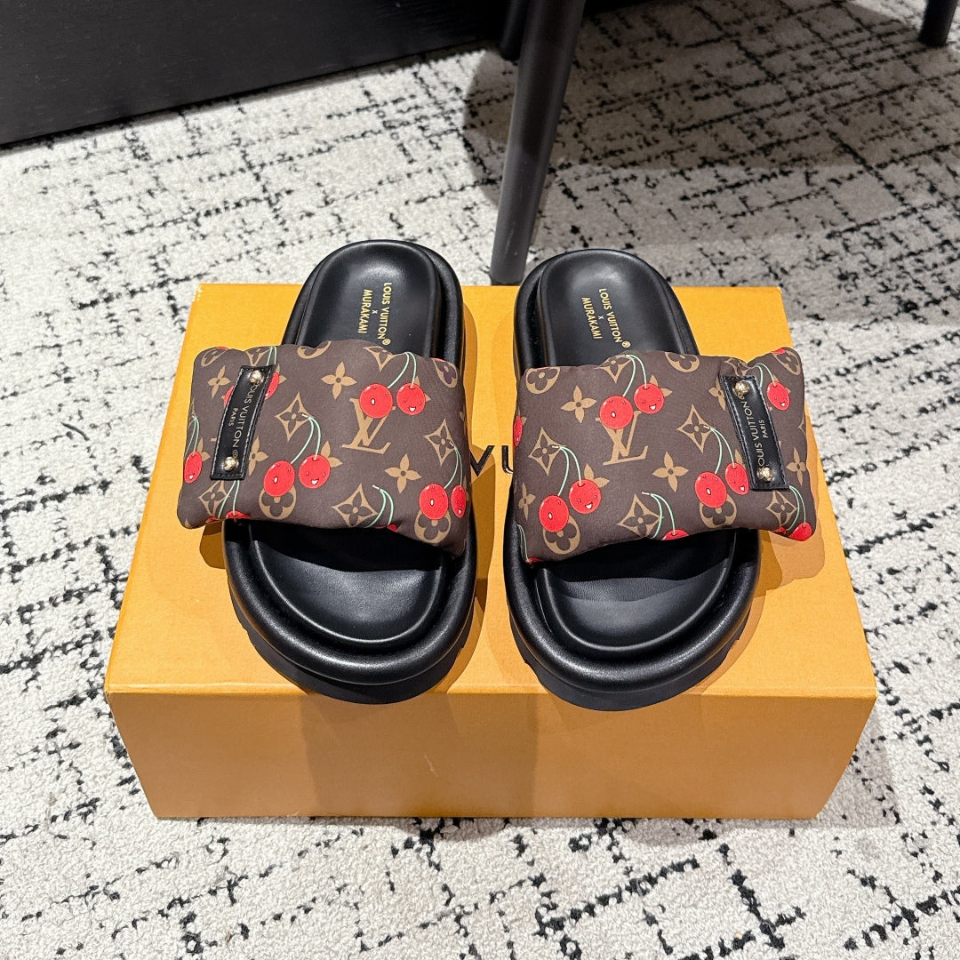 LV MIAMI-STYLE SANDALS 25S IN BROWN FABRIC AND BLACK CALFSKIN、mysite、Cacoeks