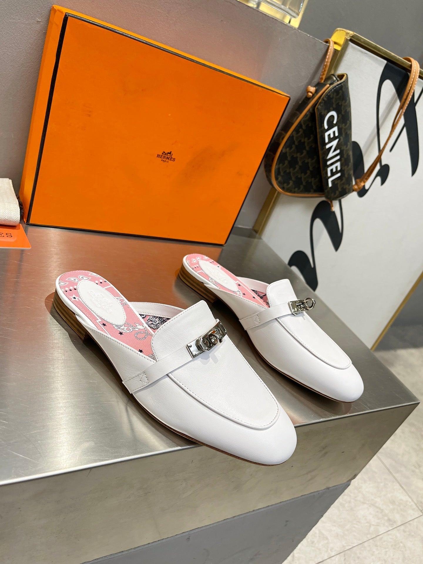 0Z MULE WHITE CALFSKIN WITH PINK PATTERN、mysite、Cacoeks