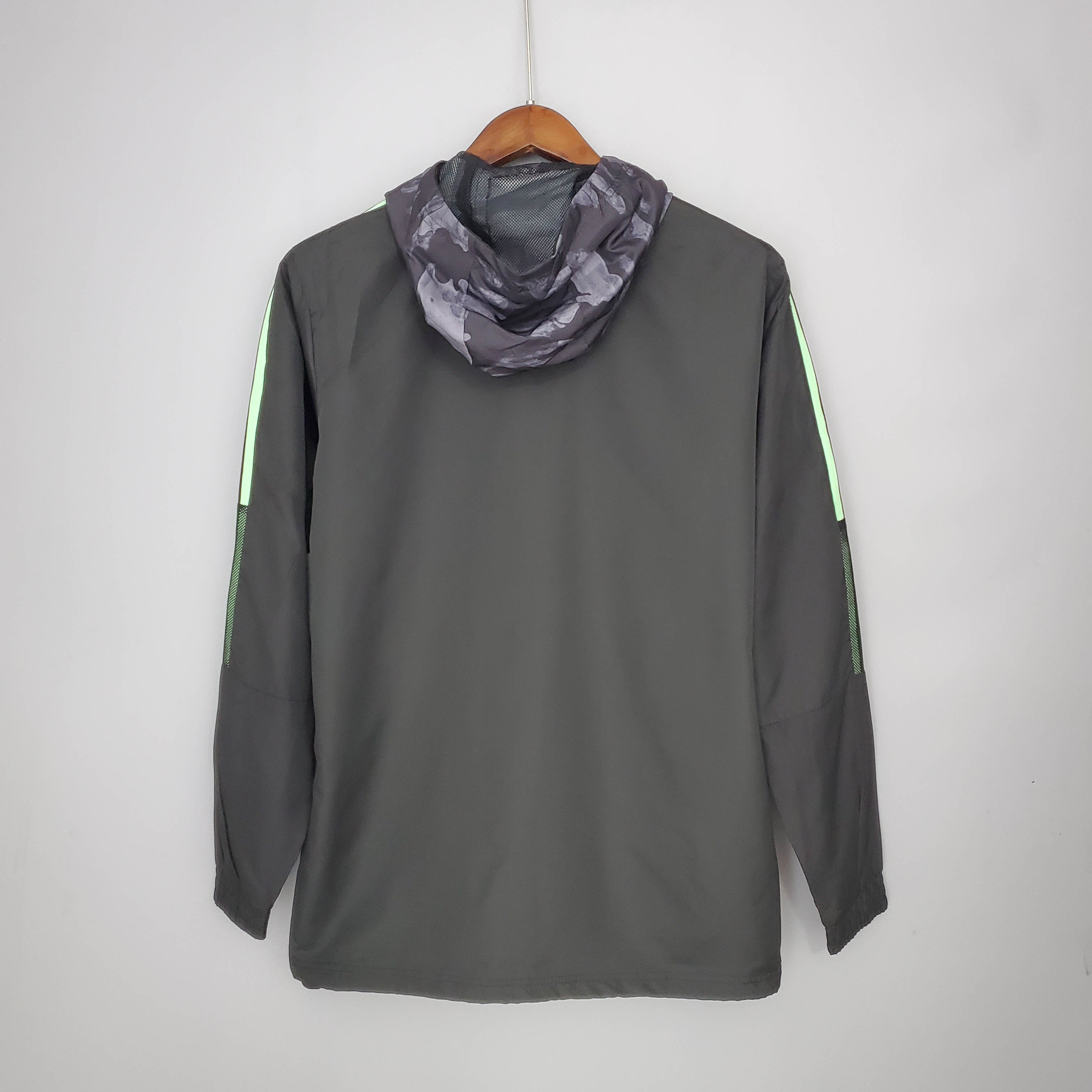 2021/2022 Manchester United Jersey Windbreaker Black And Grey Camouflage:football jersey mysite: unitedjerseyfootball 邓江浪:football