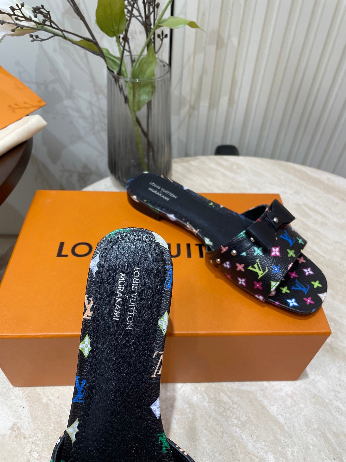 BOW FLAT MULES IN BLACK MONOGRAM LAMBSKIN、mysite、Cacoeks