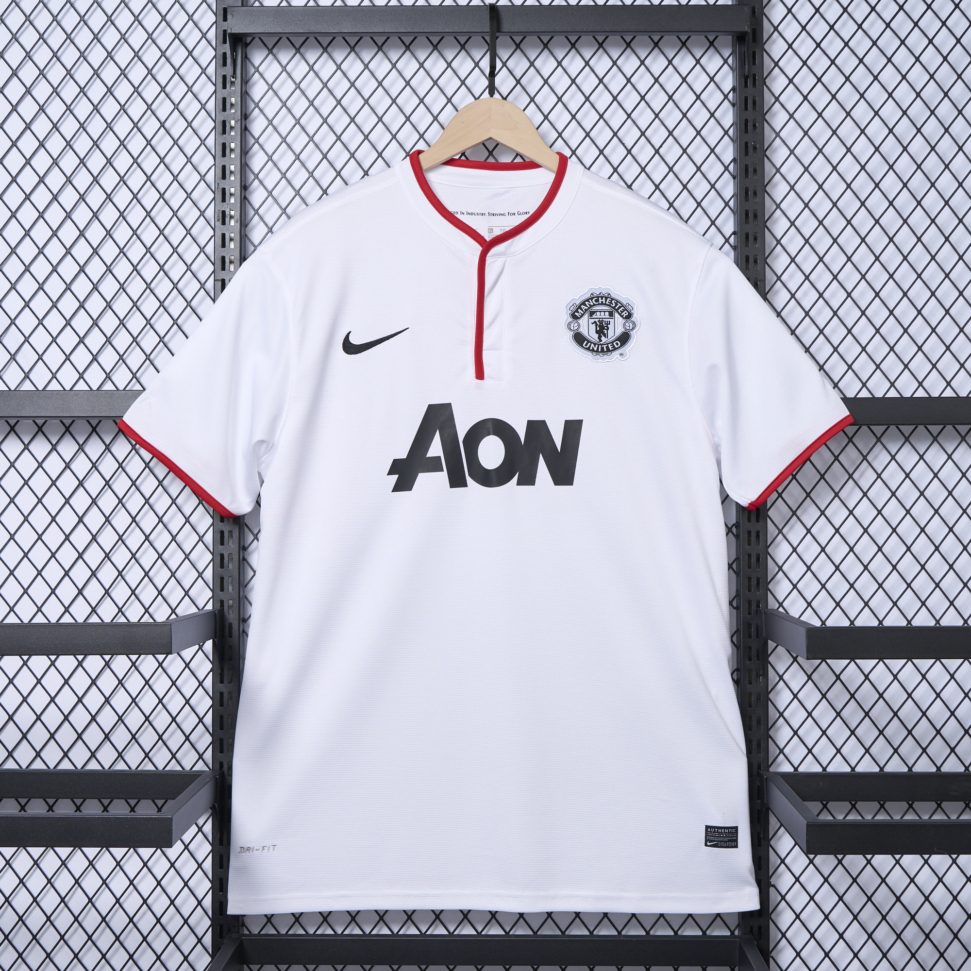 Higojerseys-Retro Manchester United 13-14 Third Jersey