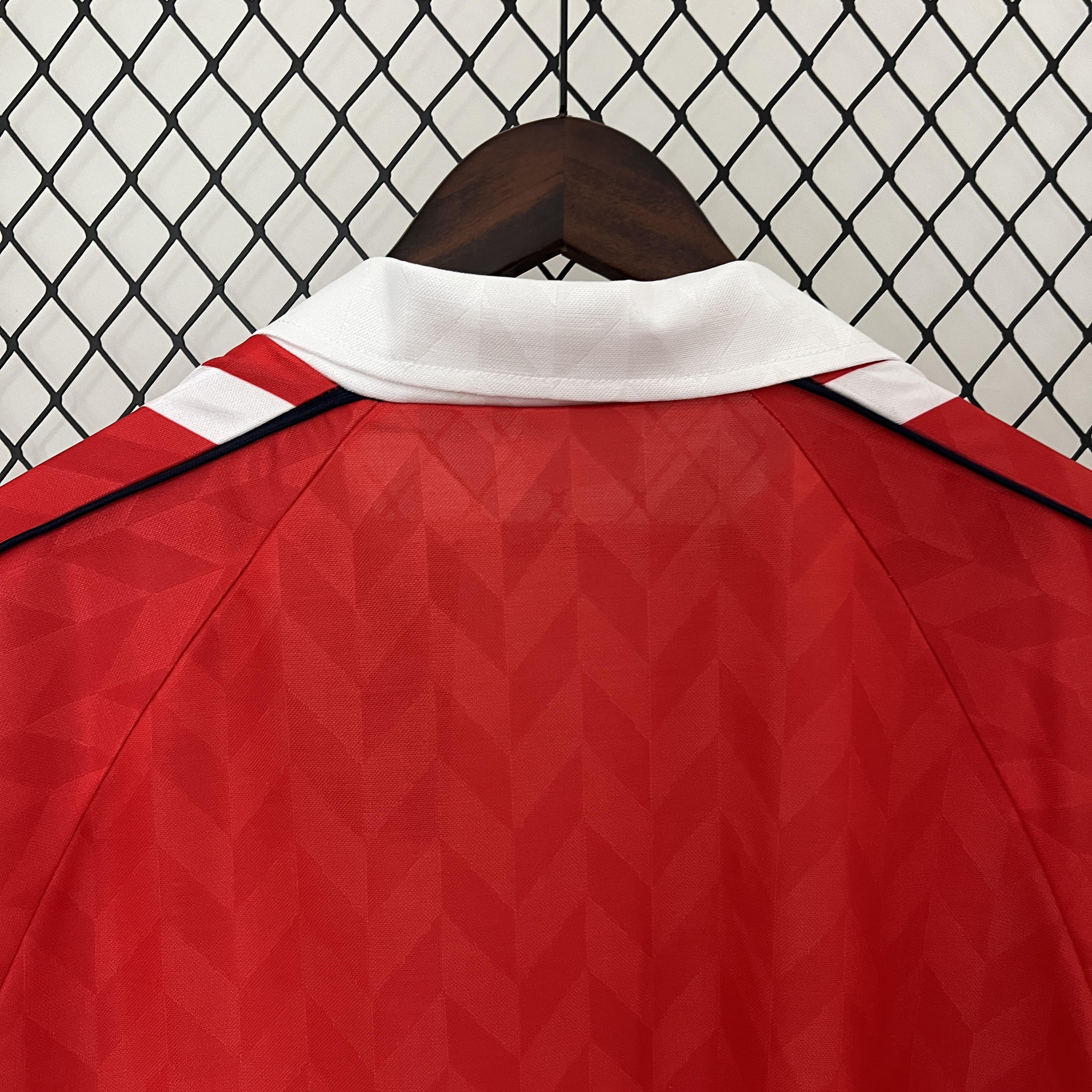 foot-Retro Denmark 1988 Home Stadium Jersey - Fans Version