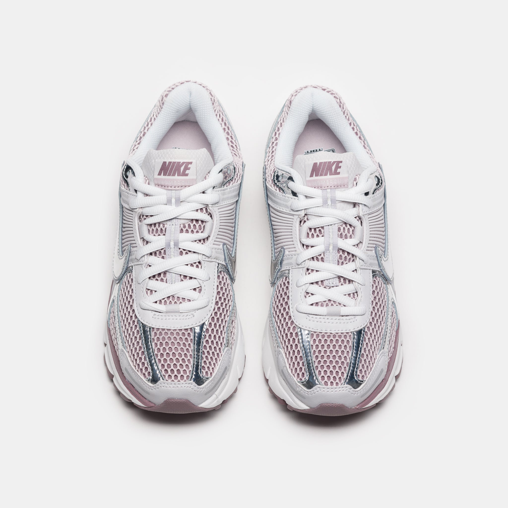 Zoom Vomero 5 Sneaker in Vast Grey/Metallic Silver