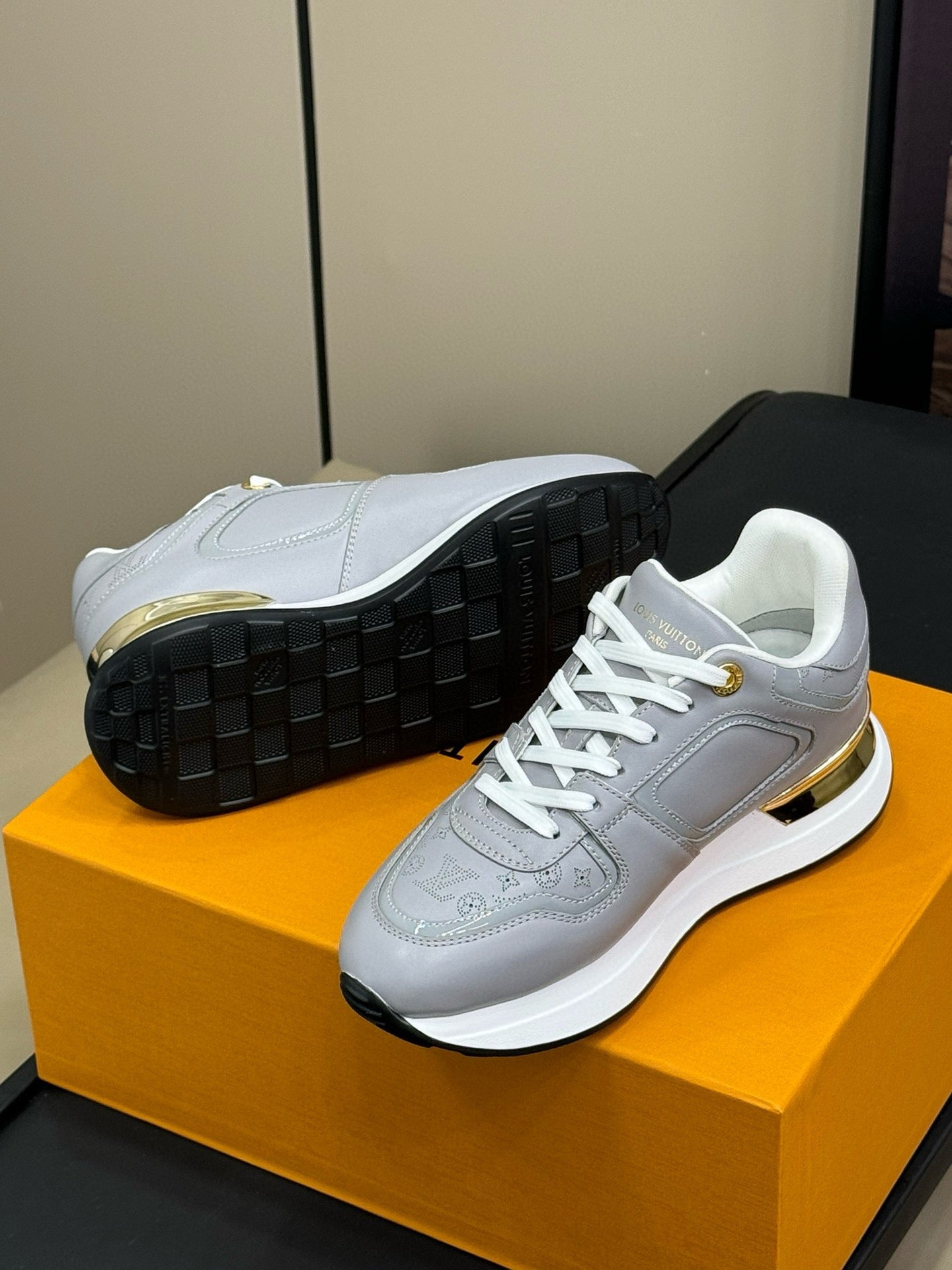 LV NEO RUN AWAY SNEAKER IN STEEL GRAY CALFSKIN、mysite、Cacoeks