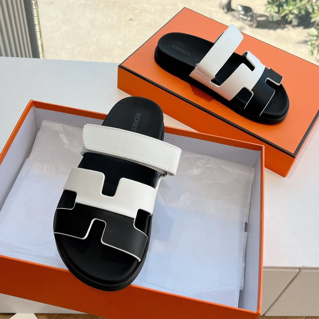 CHYPRE SANDAL IN WHITE MIX BLACK CALFSKIN、mysite、Cacoeks