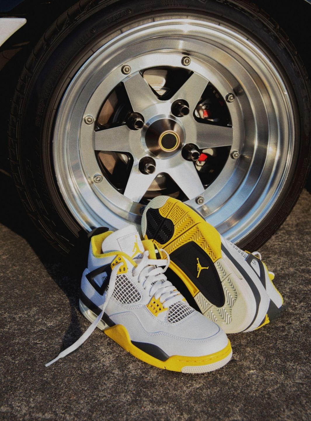 Air Jordan 4 Retro Vivid Sulfur、JORDAN、Cacoeks