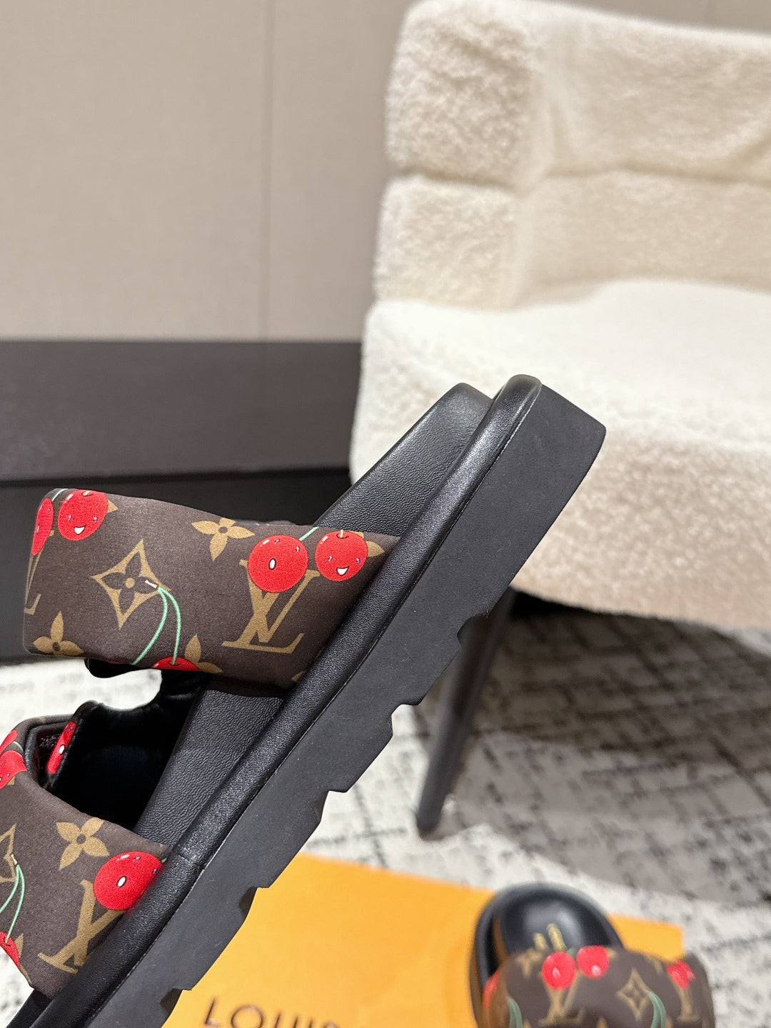 LV TWO-STRAP SLIDES 25S IN BROWN FABRIC AND BLACK CALFSKIN、mysite、Cacoeks