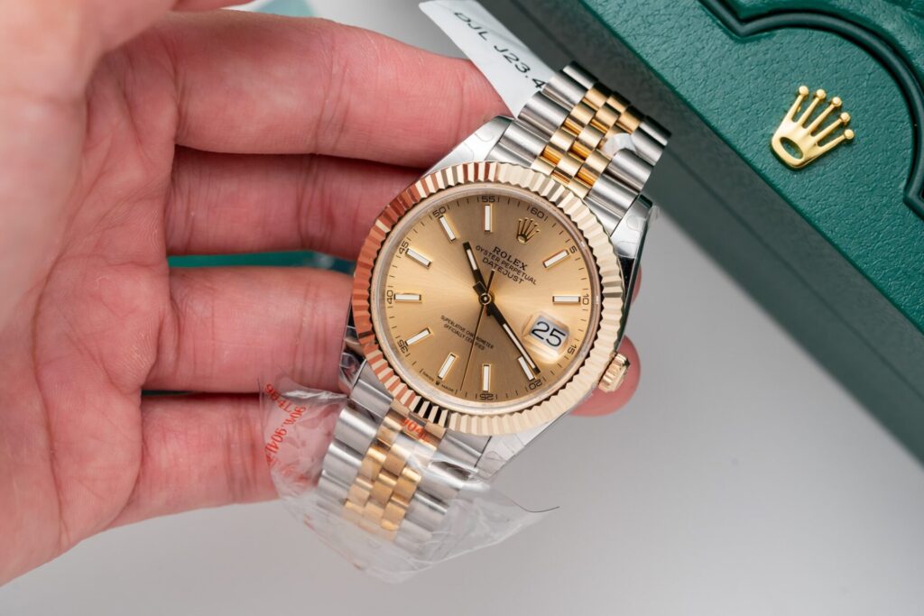 Đồng Hồ Rolex DateJust Bọc Vàng Mặt Vàng Champagne GM Factory 41mm (8)