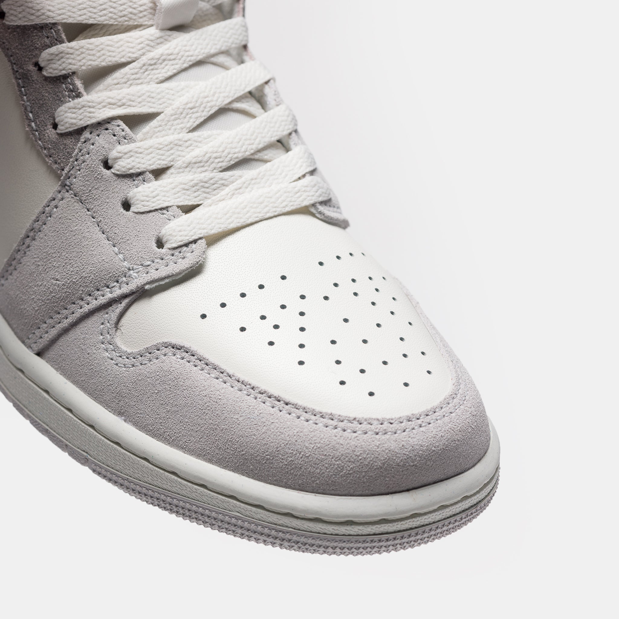 Air Jordan 1 Mid SE Sneaker in Neutral Grey/Smoke Grey/Sail