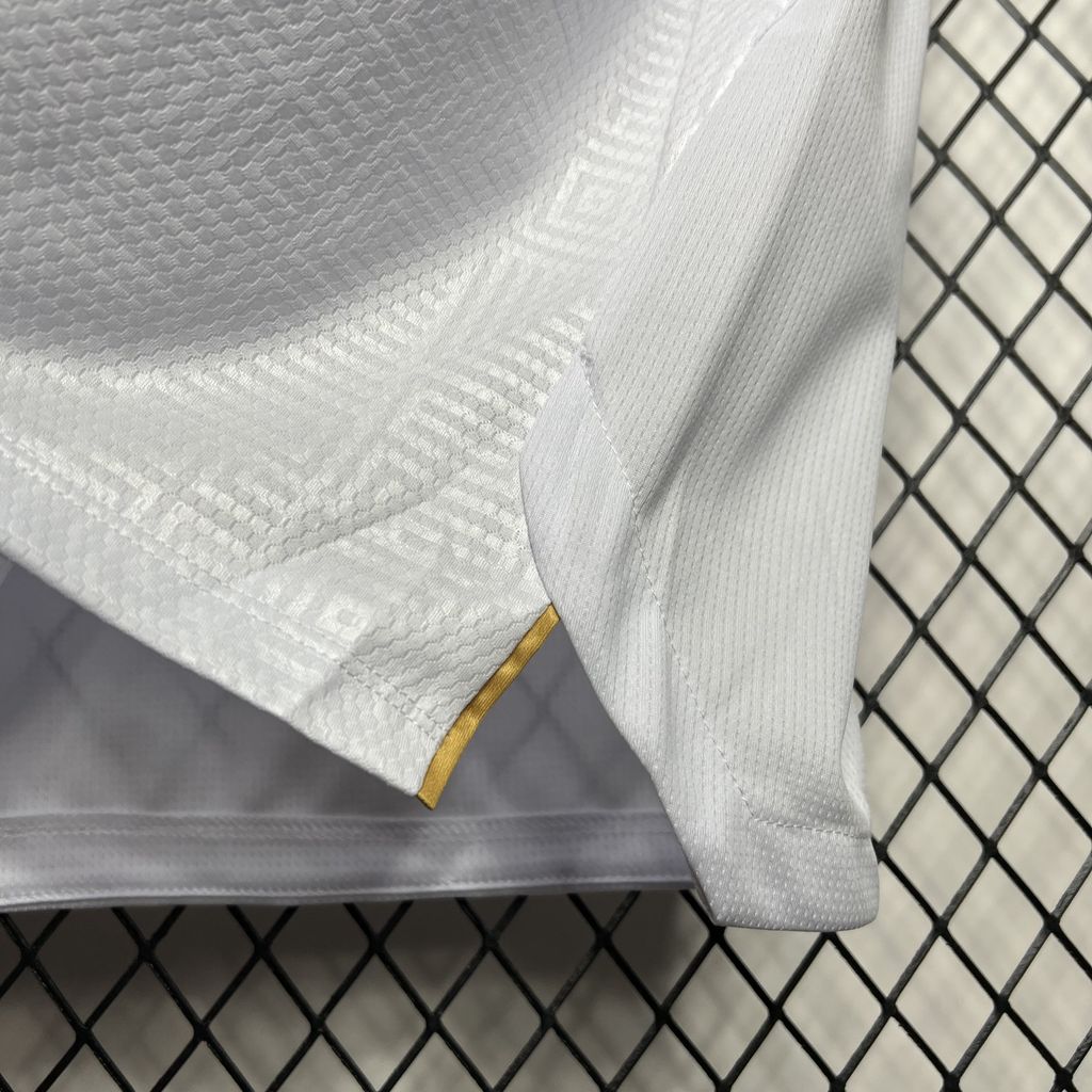 ManixJersey.com | Vitória Guimaraes 24-25 Home Stadium Jersey - Fans Version -Customize Name, Number and Patch | Worldwide Shipping