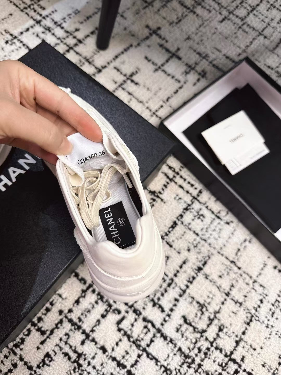 CLASSIC SNEAKERS IN WHITE SHEEPSKIN、mysite、Cacoeks