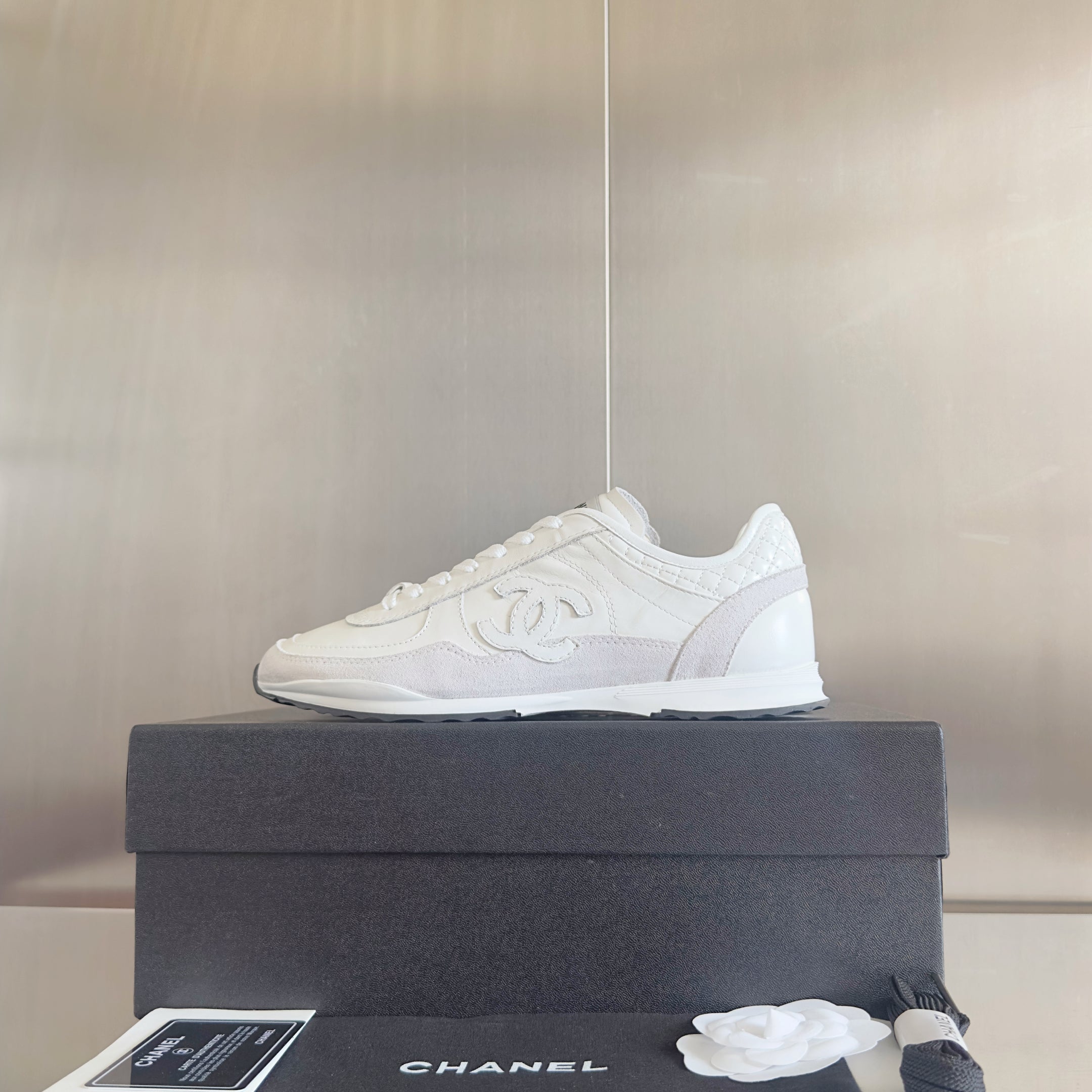 CHANEL 25S SNEAKERS 20MM IN WHITE CALFSKIN、mysite、Cacoeks