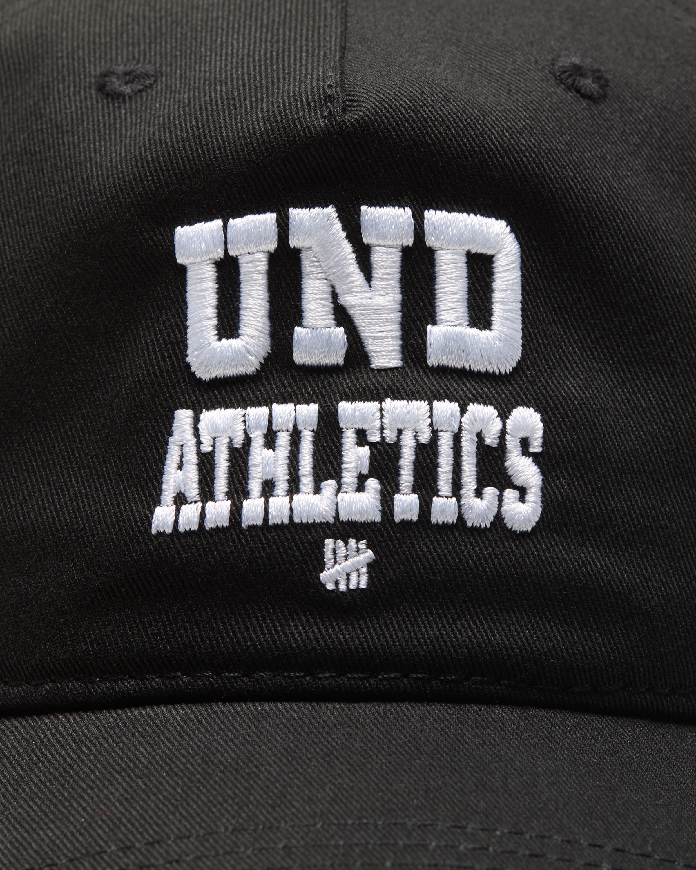 UNDEFEATED UND ATHLETICS SNAPBACK - BLACK
