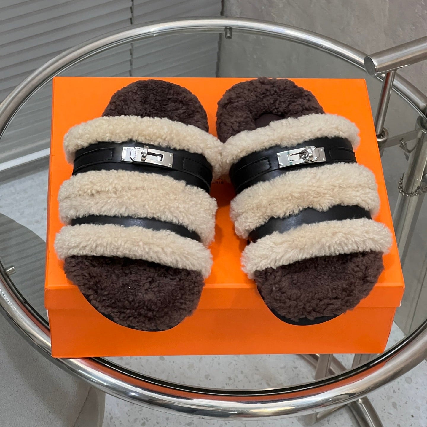 HM 25S SANDAL IN BEIGE WOOL AND BLACK LAMBSKIN WITH SILVER HARDWARE、mysite、Cacoeks