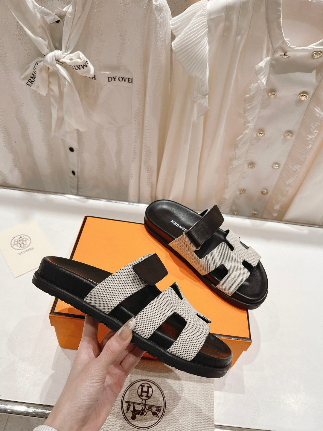 CHYPRE SANDAL BLACK LAMBSKIN AND SILVER DENIM、mysite、Cacoeks