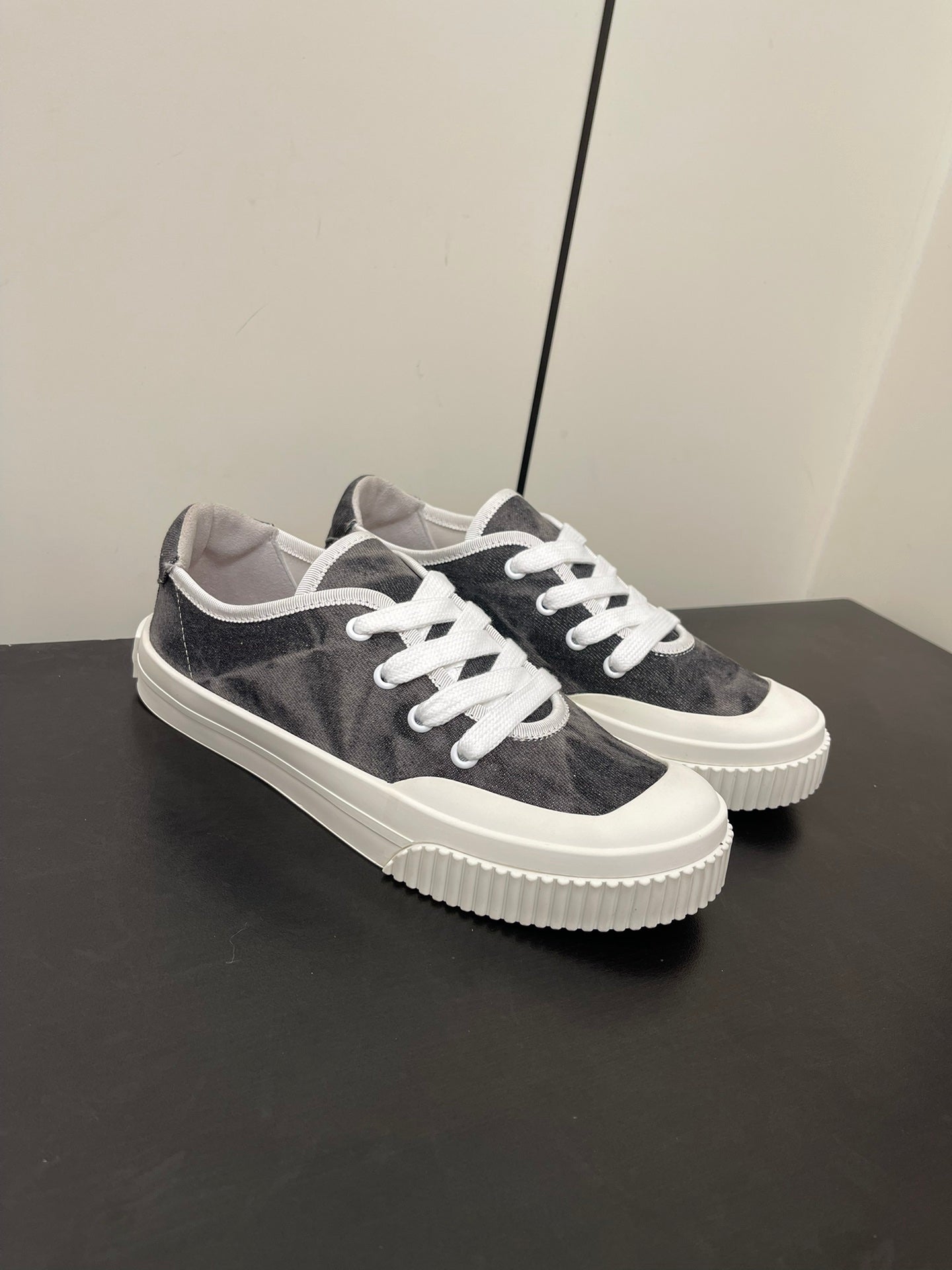 LP CLASSIC BISCUIT SNEAKER CHARCOAL CALFSKIN、mysite、Cacoeks