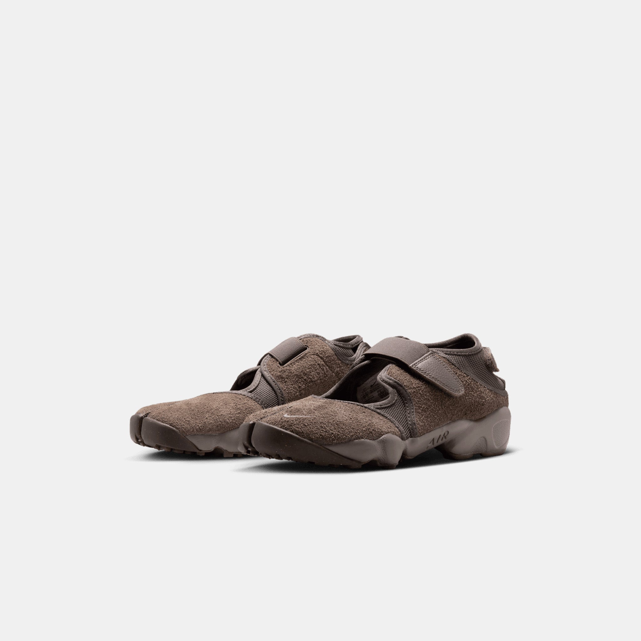 Air Rift Sneaker in Ironstone/Cave Stone