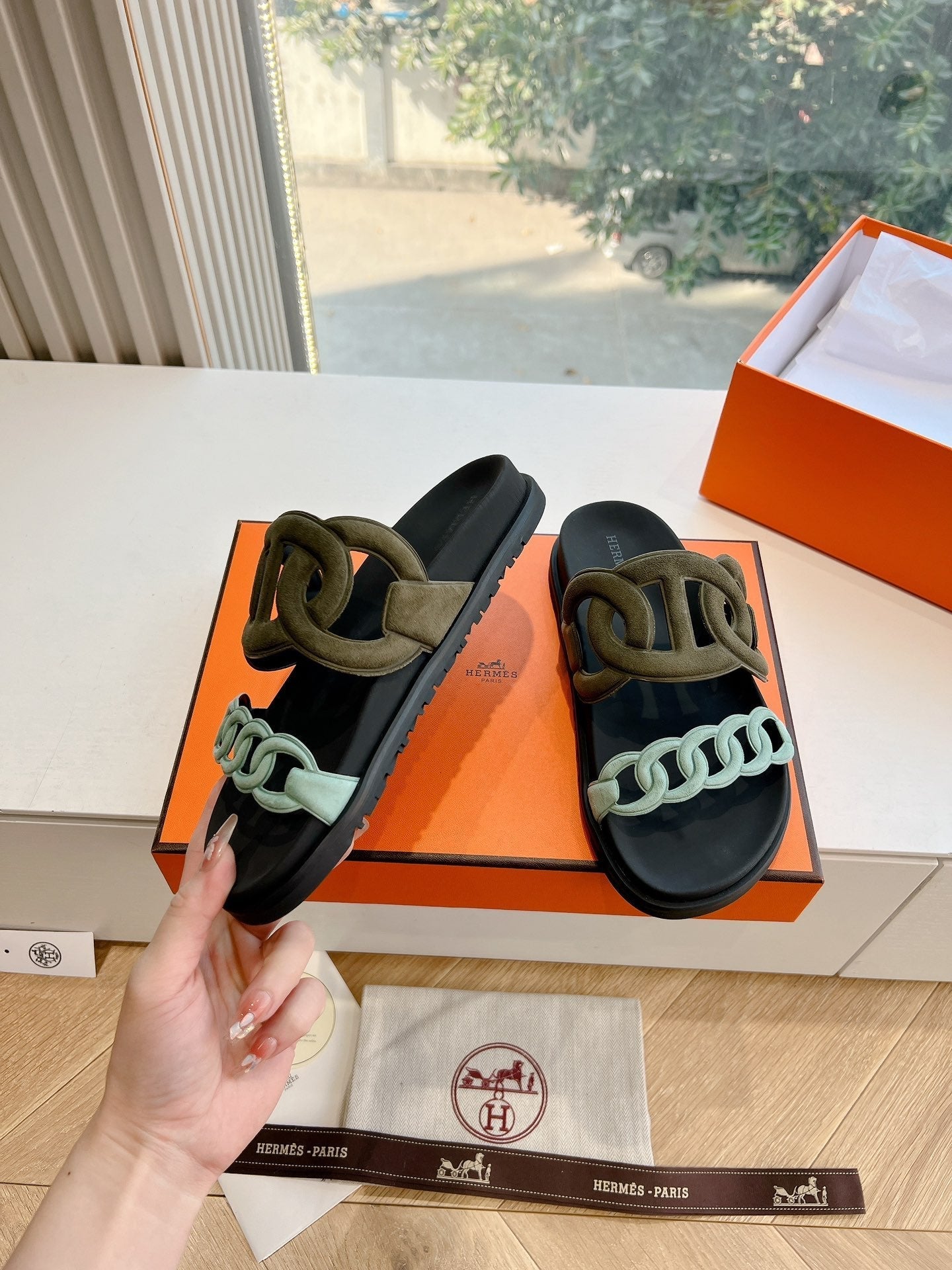 EXTRA SANDAL IN ARMY GREEN MIX ELECTRIC BLUE CALFSKIN、mysite、Cacoeks