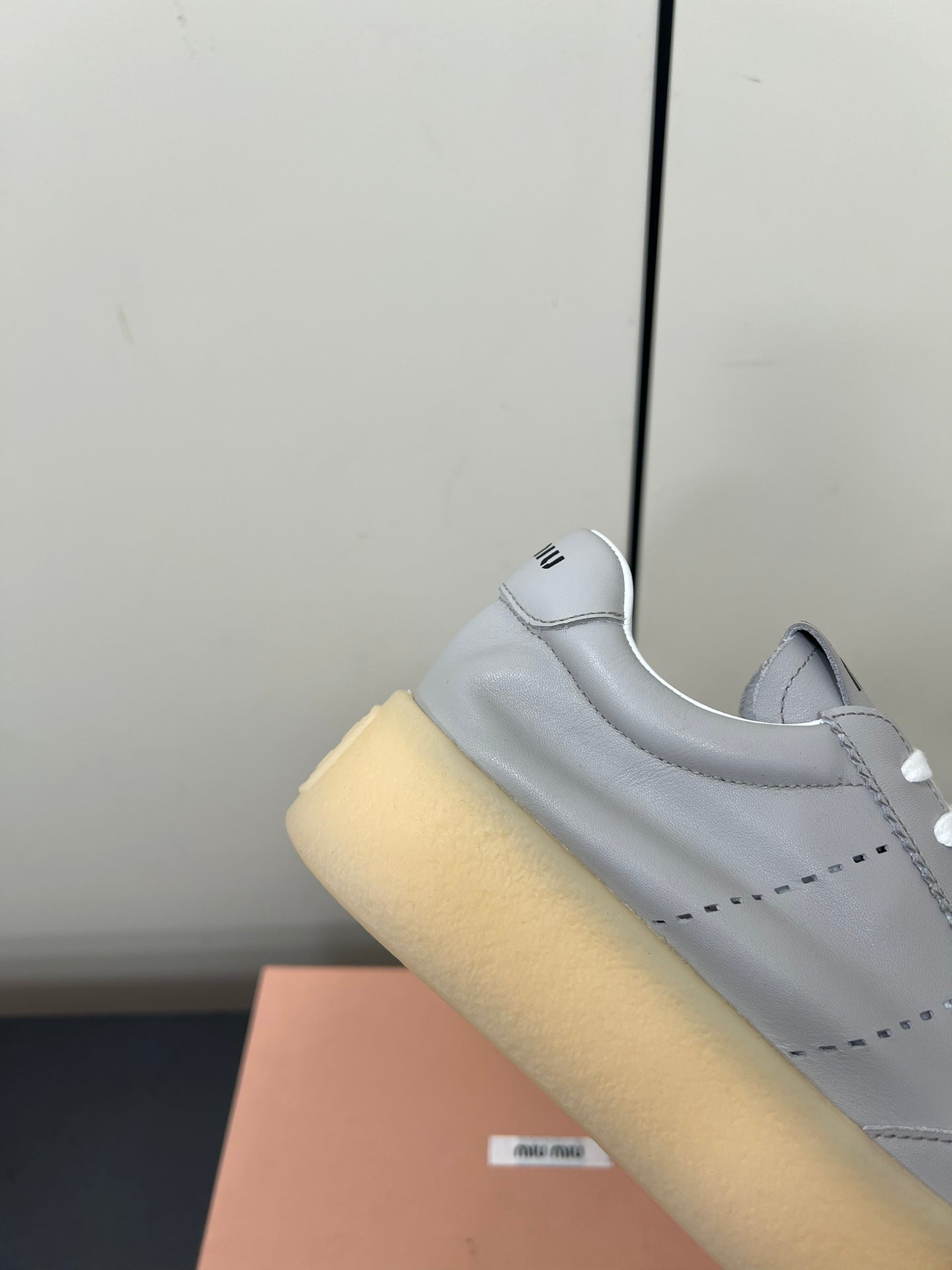 THICK-SOLED RETRO SNEAKERS IN PALE GRAY SMOOTH LAMBSKIN、mysite、Cacoeks