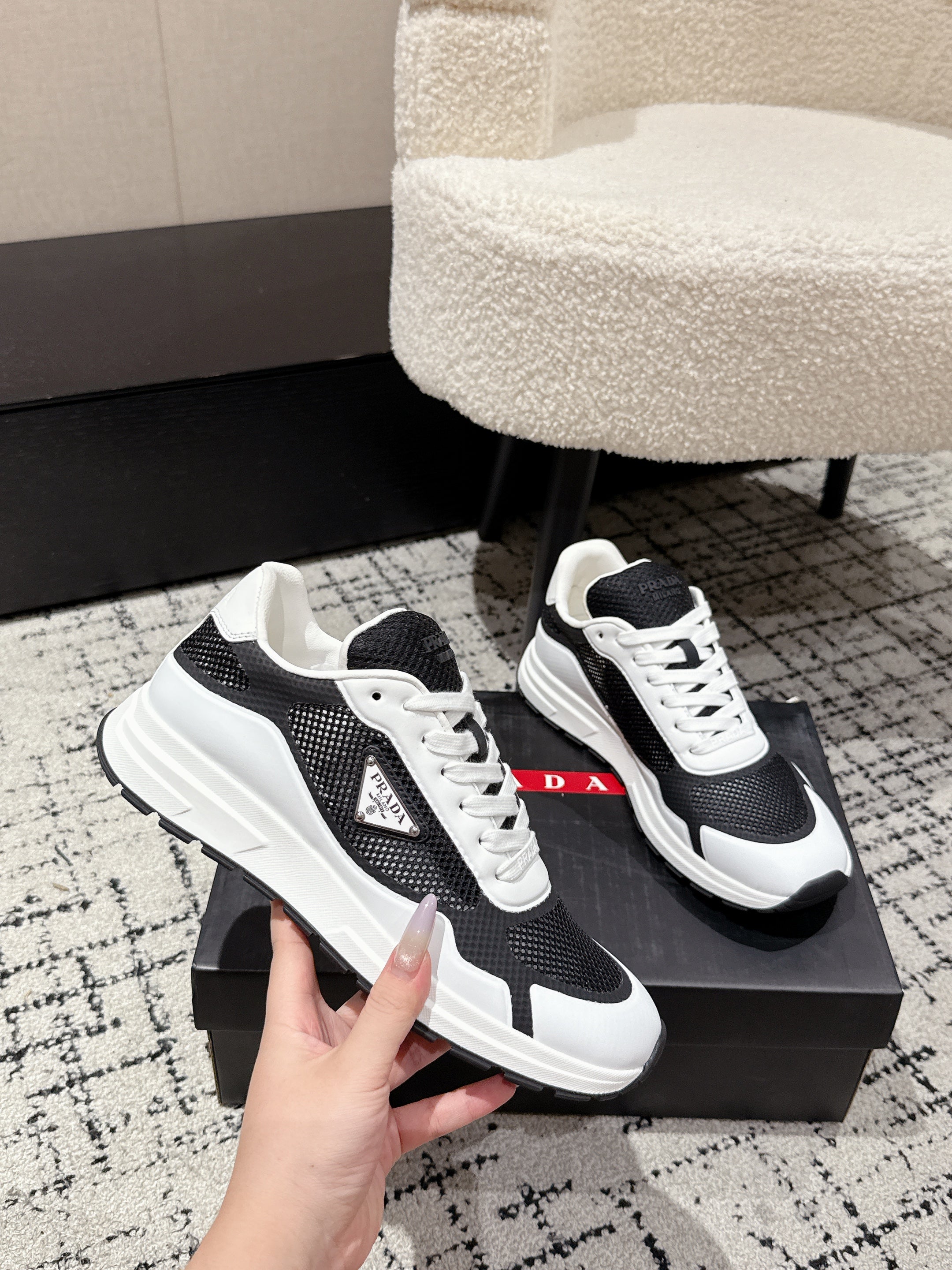 PRADA 25S MEN SNEAKERS IN BLACK AND WHITE CANVAS、mysite、Cacoeks