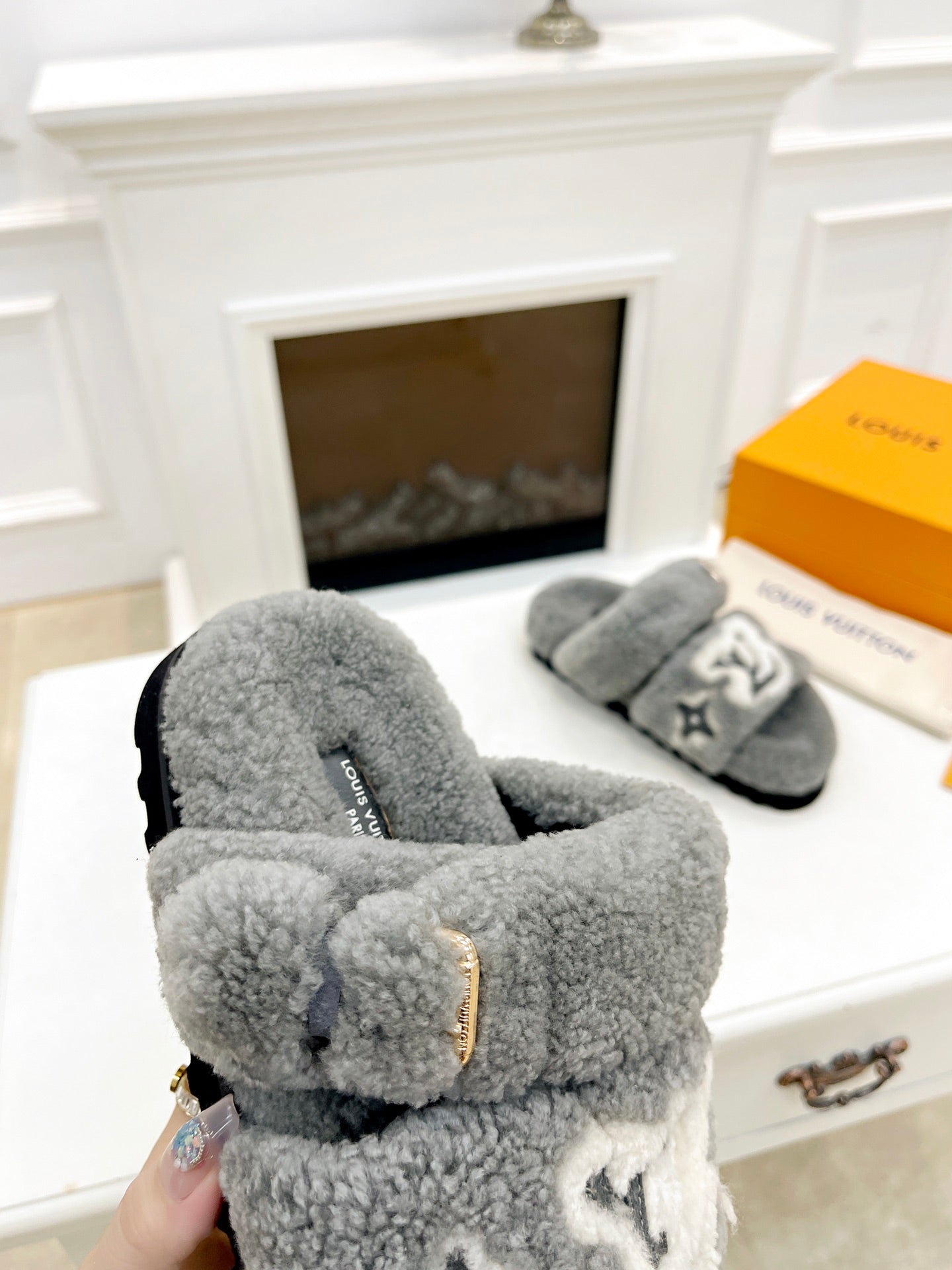 DAD SANDAL MULE IN SHADOW GRAY MIX WHITE FLEECE、mysite、Cacoeks