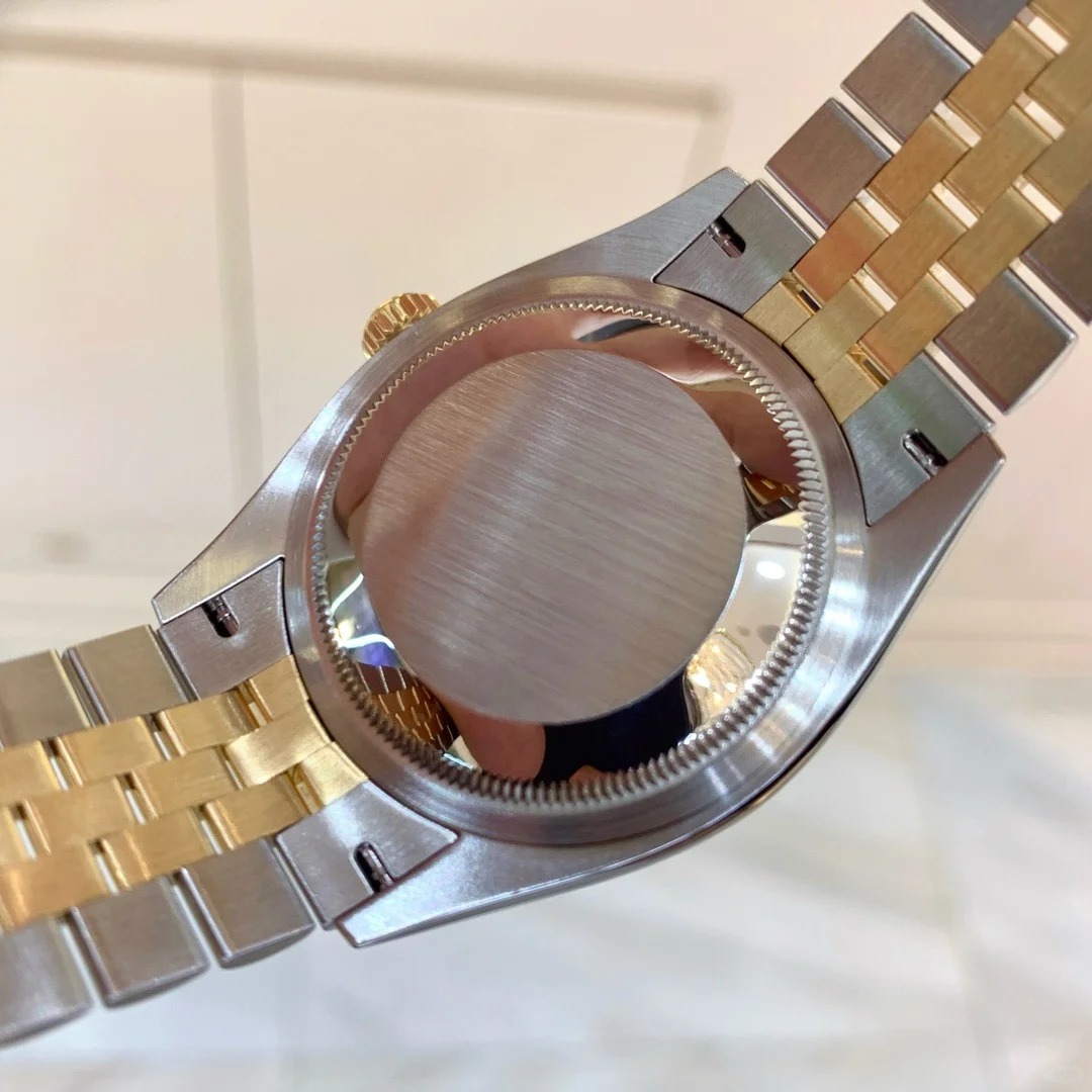 兼职  林炎: luxecystore